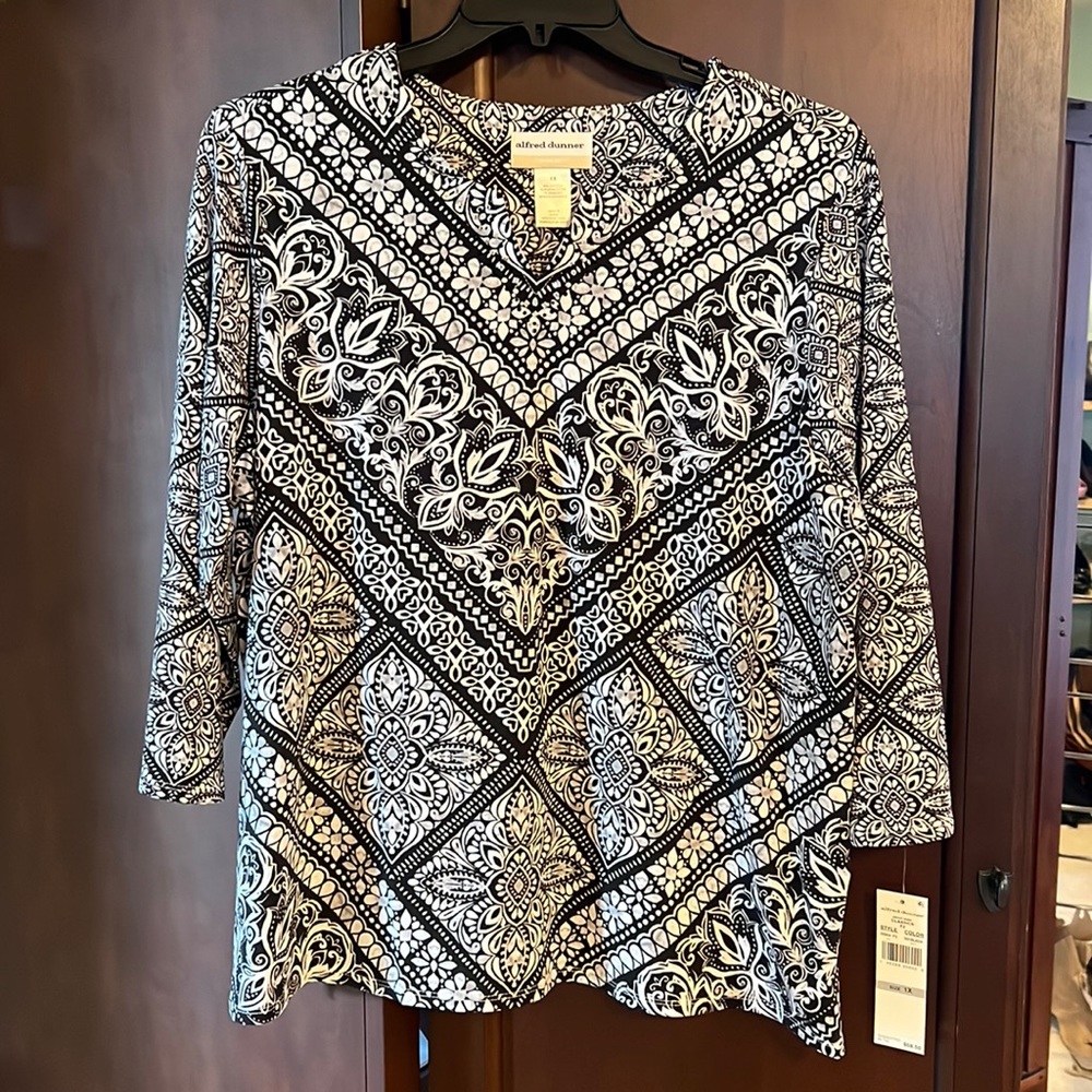 NEW Alfred Dunner top